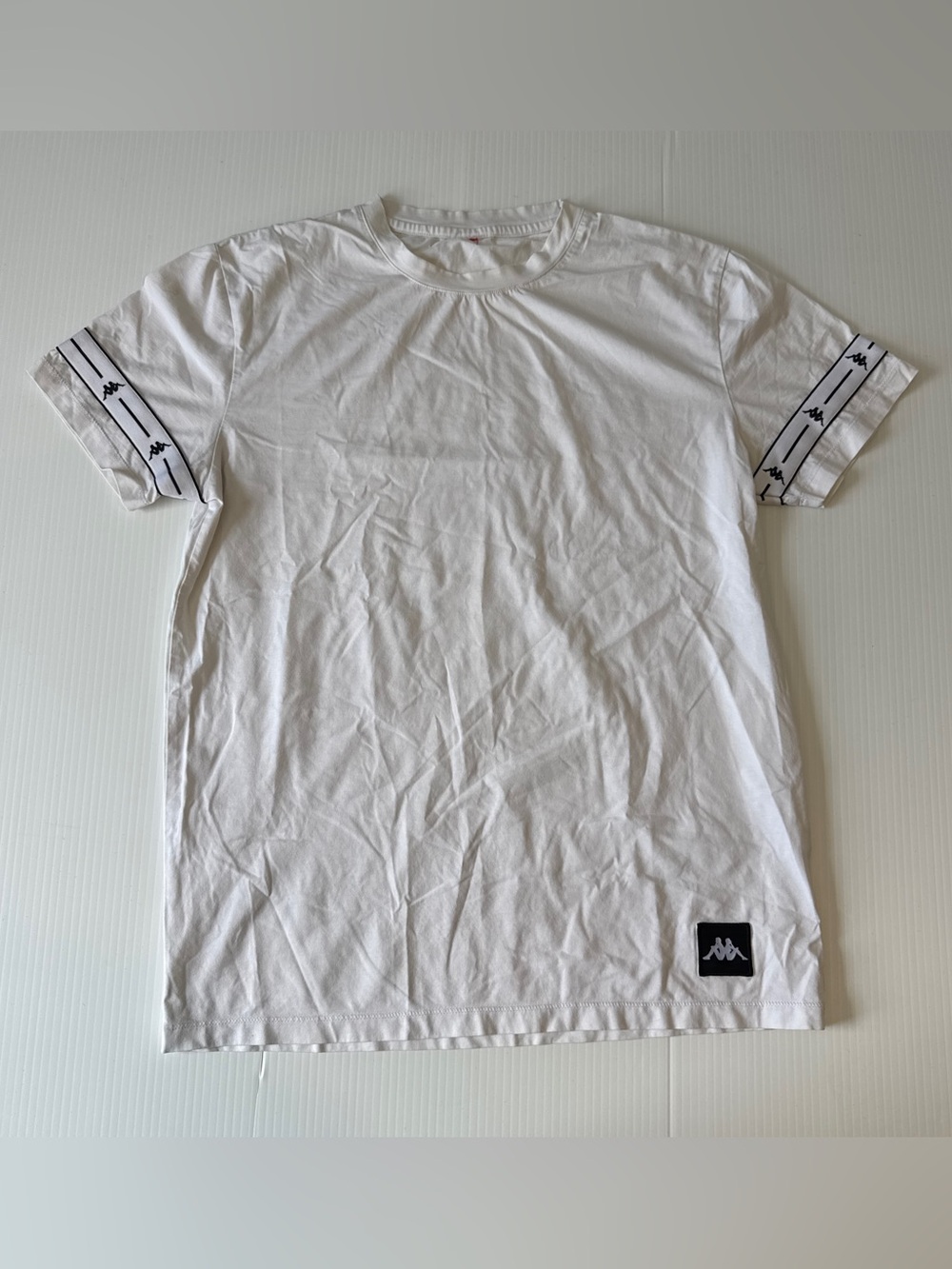 Kappa Logo Tape White T-Shirt Men’s Medium Streetwear Logo Sleeve Crewneck